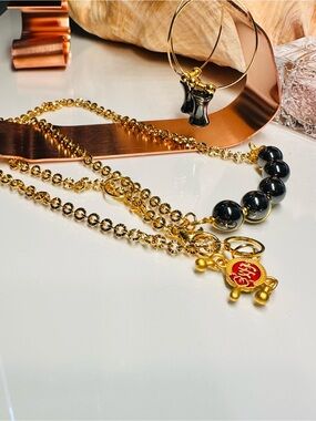 HEMATITE SET  Necklace / earrings with  MONEY CHARM